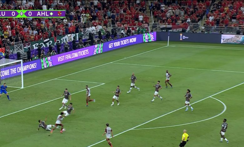 توتر مشجعة برازيلية مسنة مع إحدى هجمات النادي الأهلي