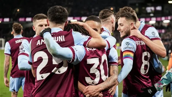 معلق مواجهة ليفربول ضد بيرنلي