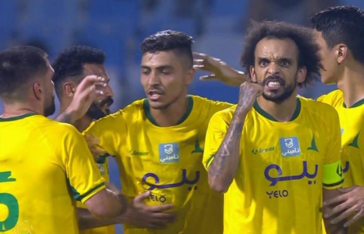 شريف يقود تشكيل الخليج المتوقع أمام أبها في الدوري السعودي