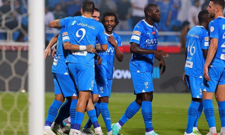 يلتقي الفريق الأول لكرة القدم بنادي الهلال السعودي،في مواجهة قوية أمام نظيره فريق ناساجي مازدران، مساء اليوم الإثنين 4 ديسمبر الجاري وذلك في إطار منافسات الجولة السادسة والأخيرة من عمر بطولة دوري أبطال آسيا. موعد مباراة الهلال ضد ناساجي مازدران ومن المنتظر أن يتم انطلاق مباراة الهلال وناساجي، في الجولة السادسة من دور مجموعات دوري أبطال آسيا على مدينة الأمير فيصل بن فهد الرياضية في تمام الساعة السابعة مساءً بتوقيت السعودية، السادسة بتوقيت مصر. تشكيل الهلال السعودي المتوقع أمام ناساجي مازدران حراسة المرمى: ياسين بونو. الدفاع: محمد البريك – علي البليهي – كاليدو كوليبالي – سعود عبد الحميد. الوسط: محمد كنو – سيرجي ميلينكوفيتش سافيتش – سالم الدوسري. الهجوم: عبد الله الحمدان – صالح الشهري – محمد القحطاني. القنوات الناقلة لمباراة الهلال السعودي وناساجي مازدران وتعد شبكة قنوات ssc sports السعودية، هي الناقل الحصري الوحيد لإذاعة مباريات بطولة دوري أبطال آسيا في موسمه الحالي 2023-2024، بالإضافة إلى قنوات beIN Sports AFC التي تنقل المباريات داخل أسيا.