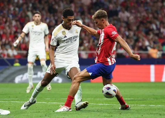 شاهد.. فضيحة تحكيمية كبرى في مباراة ريال مدريد ضد أتلتيكو بكأس الملك