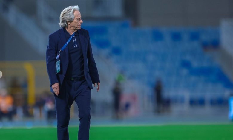مفاجأة مدوية بشأن أزمة قائد الهلال السعودي مع جيسوس
