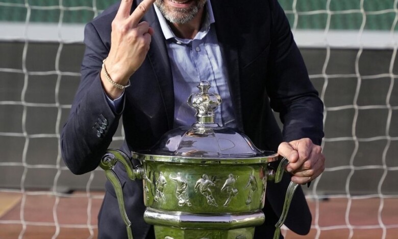 رسمياً: جوزيف زينباور يتولى تدريب الوحدة السعودي