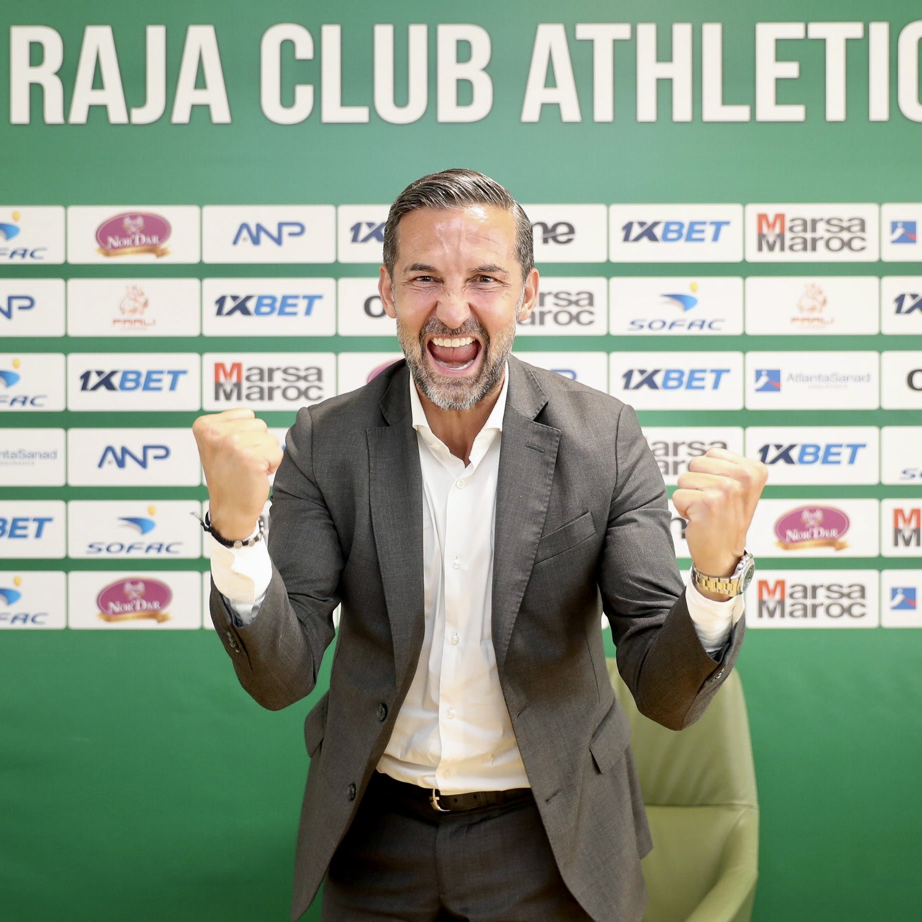 بعد التعاقد الرسمي… ماذا سيستفيد الوحدة من المدرب جوزيف زينباور؟