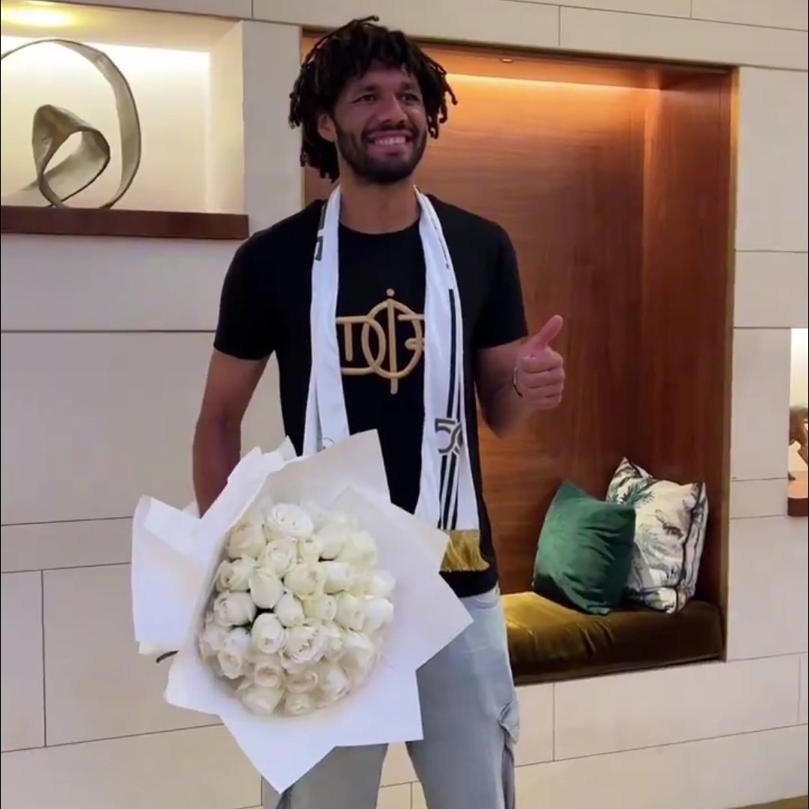 شاهد وصول محمد النني إلى أبو ظبي للانضمام للجزيرة الإماراتي