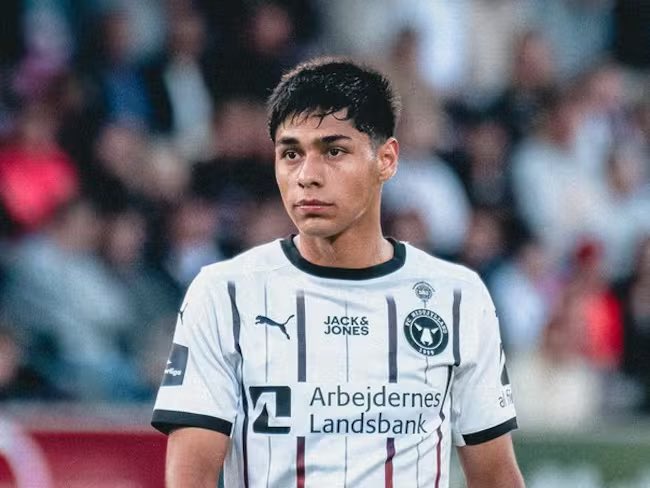 نادي القادسية يسعى لضم موهبة شابة قبل أن تبرز في أوروبا