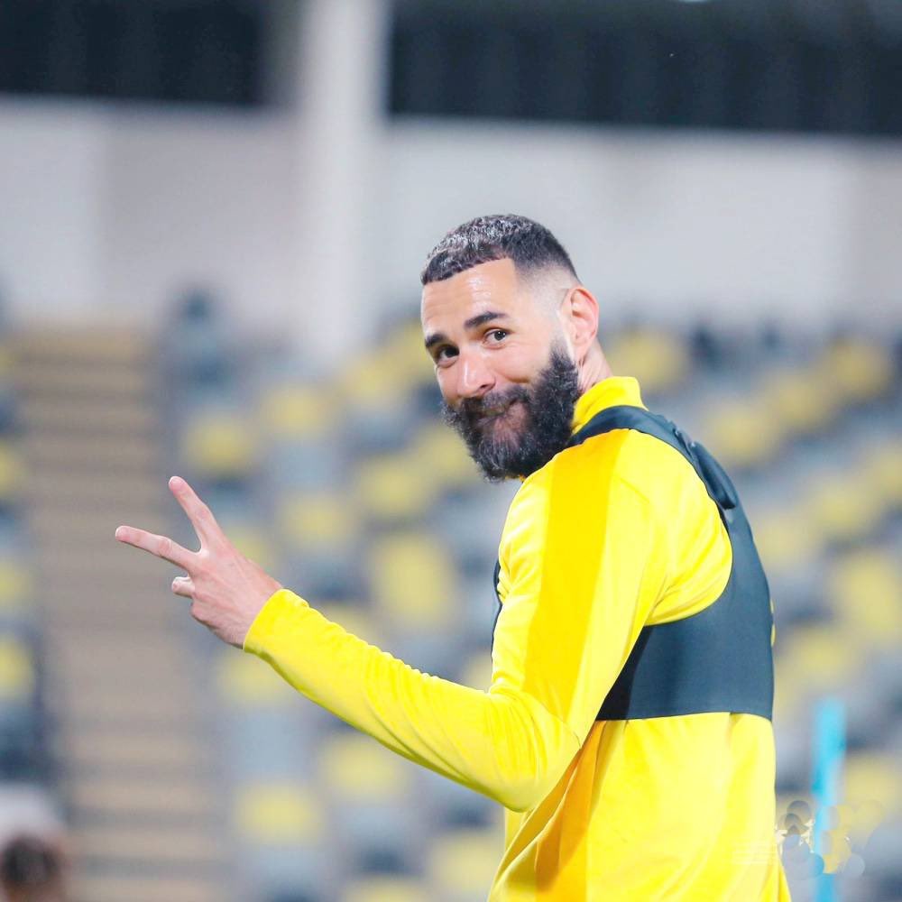 عاجل| بنزيما يكشف عن مفاجآت كبرى في صفقات الاتحاد الصيفية