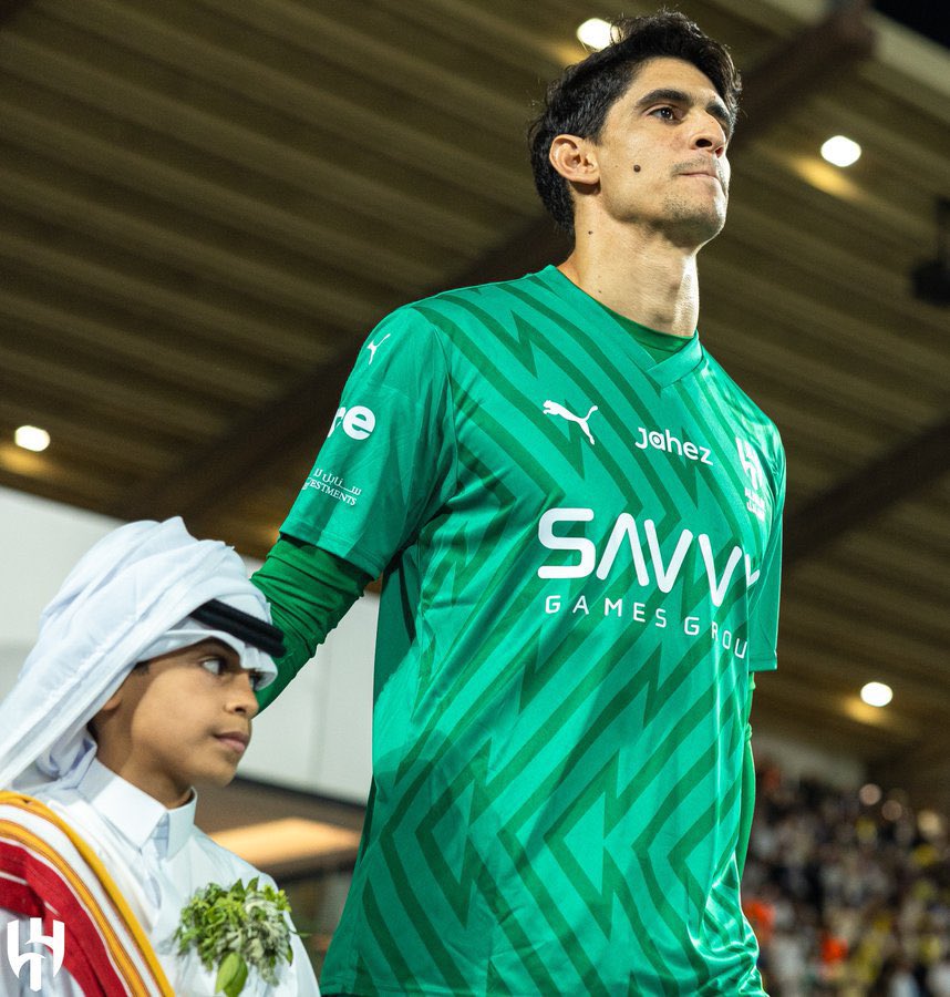تصريح "غير مسبوق" من ياسين بونو عقب فوز الهلال على الريان